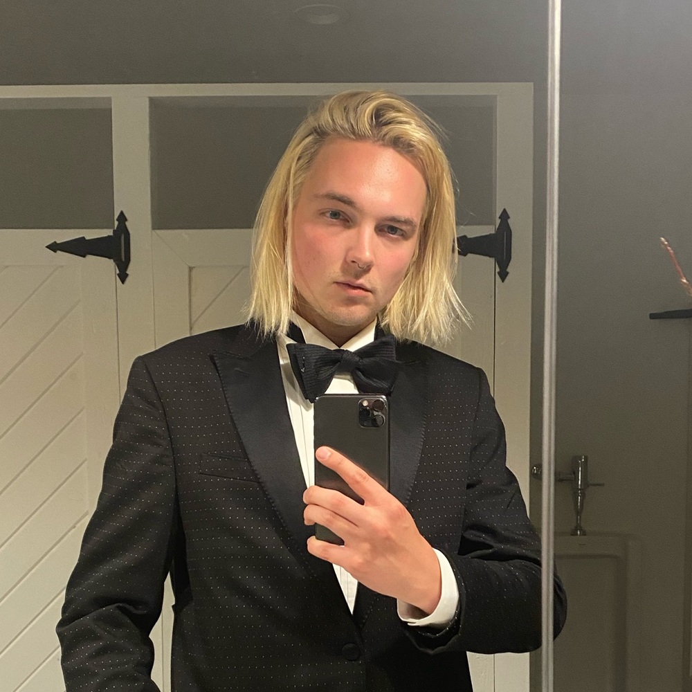 Meet your Posher, Victor